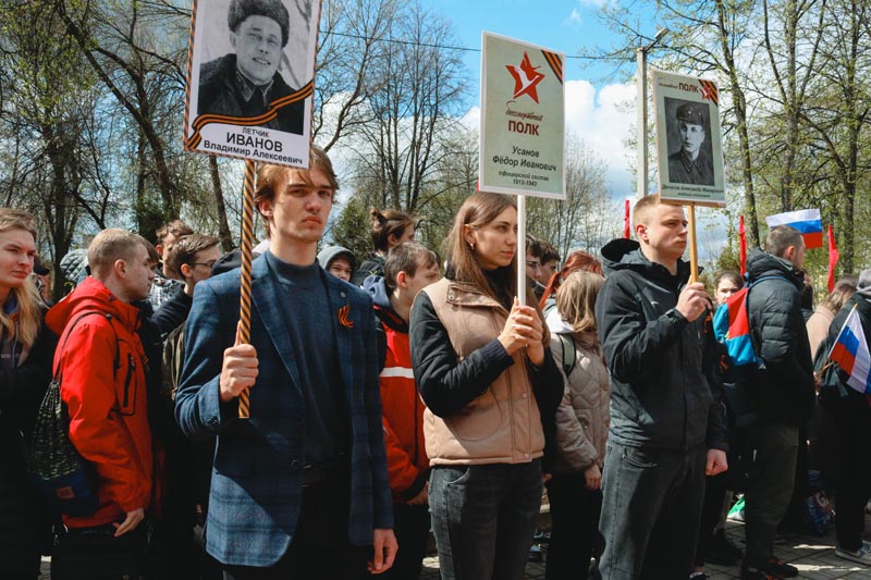 Студенты боровичского колледжа на митинге